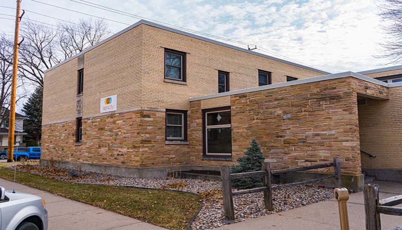 Apricity Mooring House