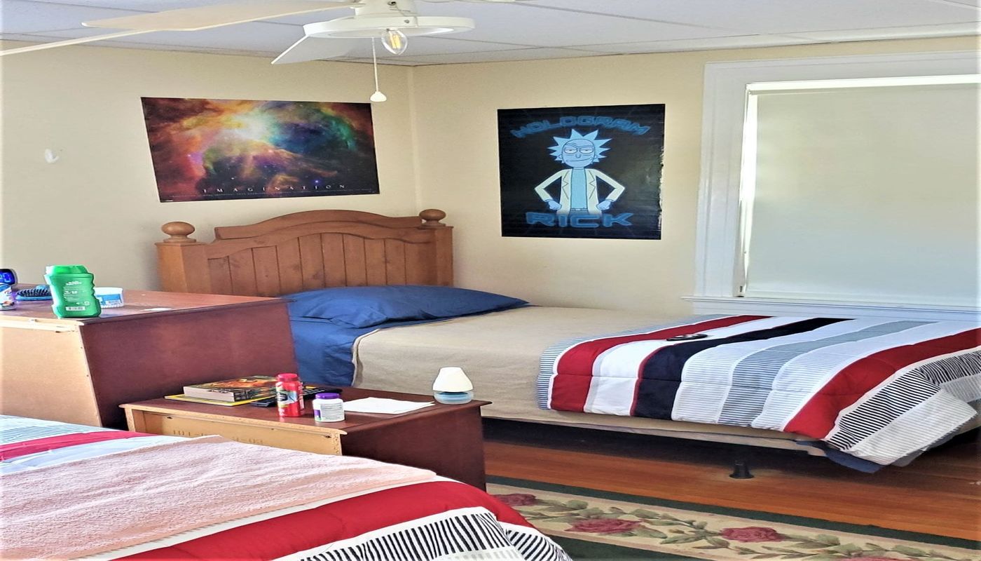 Kayaly - Beechwood Men's Sober House